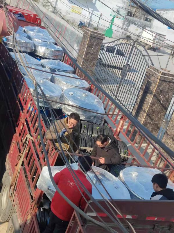 福建某公司订购的新斯曼振动筛30台用于化工行业