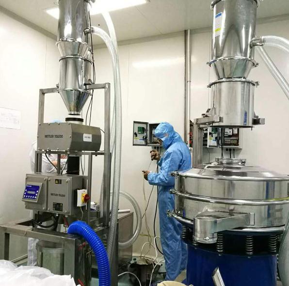 南京某知名食品公司使用振动筛和上料机