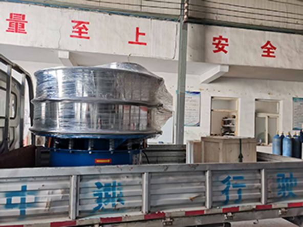 1200型旋振筛、200型检验筛发货