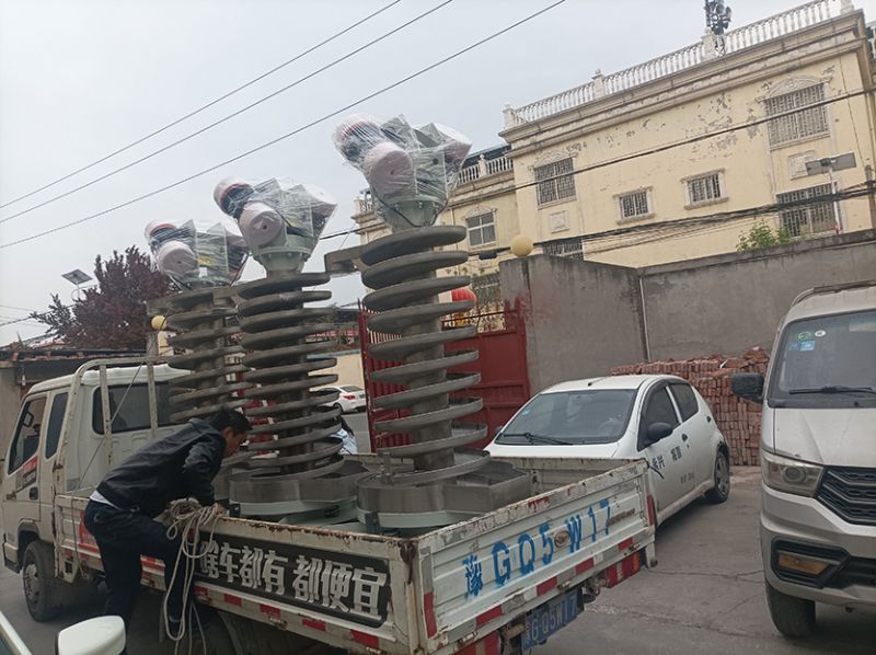 垂直提升机发货