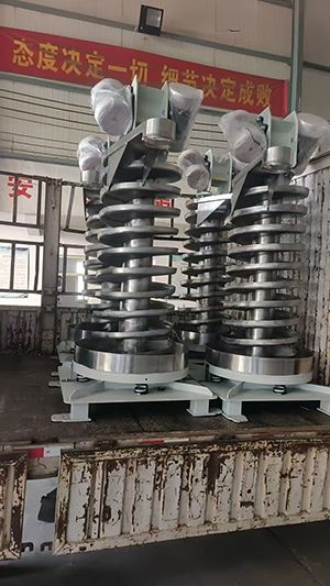 垂直提升机发货