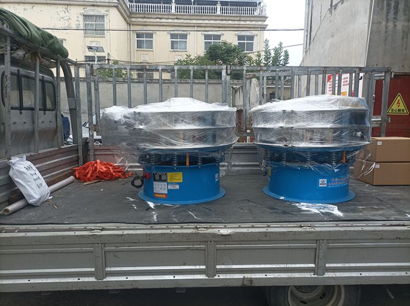 两台旋振筛发货