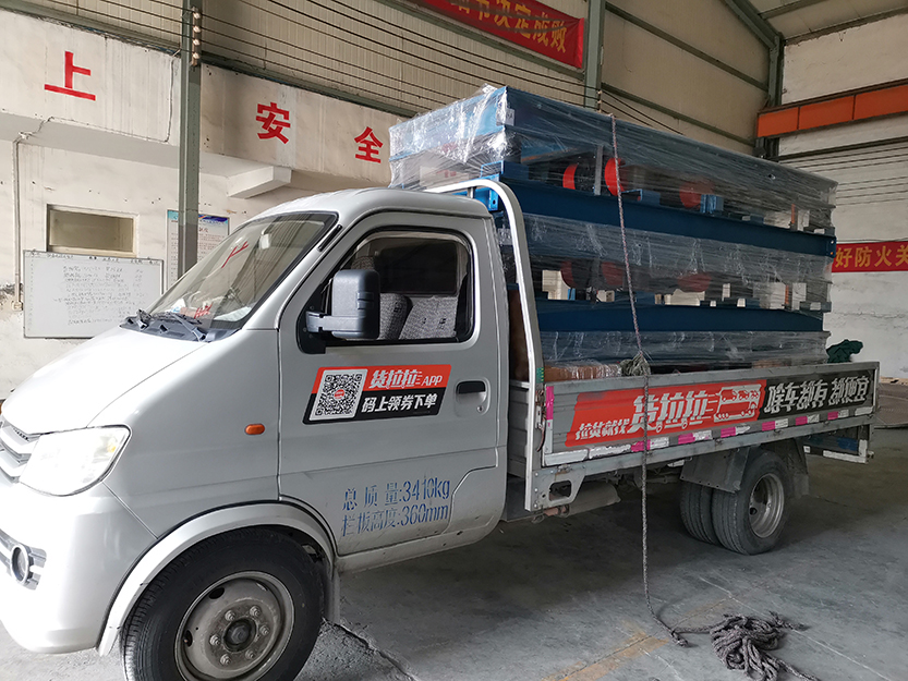 客户特殊定制的10米长1米宽振动平台发货