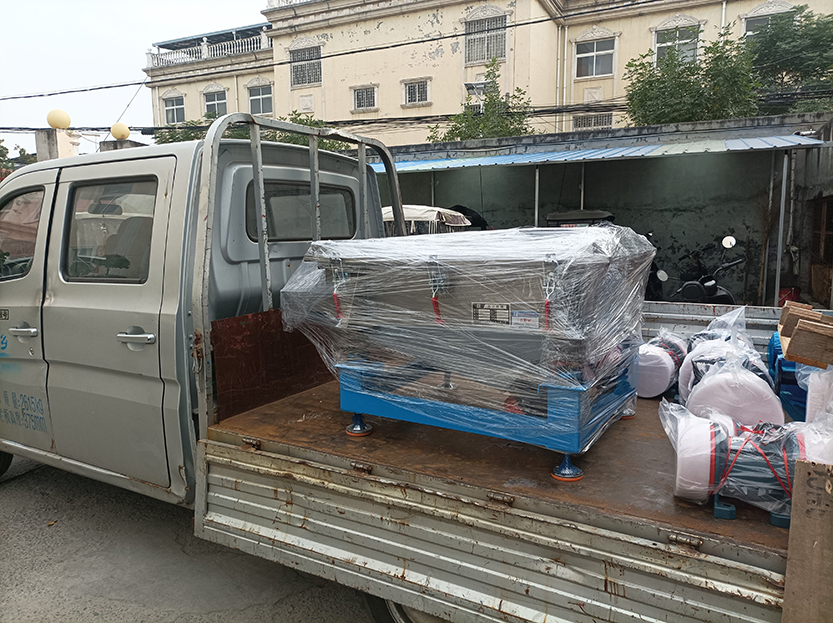 直线筛、电机等发货