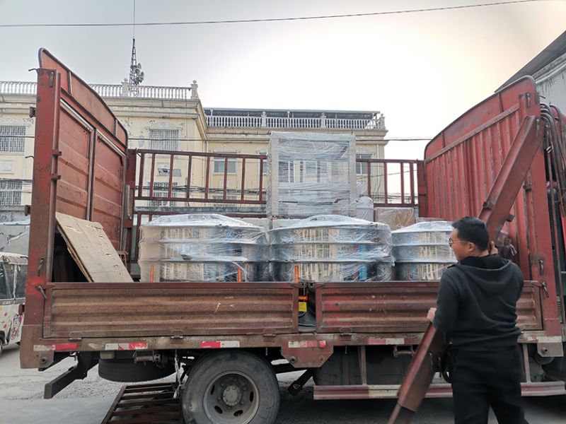 客户定制三台旋振筛加架子发货