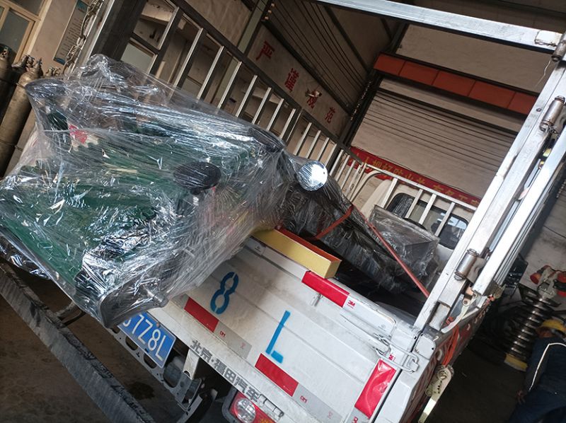 客户定制皮带输送机发货